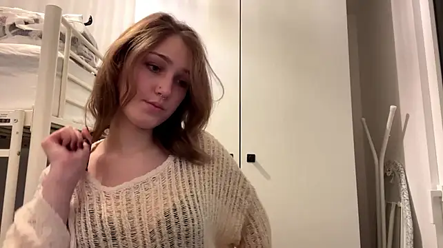sereneglowz live cam on StripChat