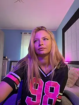 AnastasiaAniess live cam on StripChat