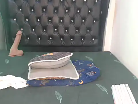 Wild_khalifa live cam on StripChat