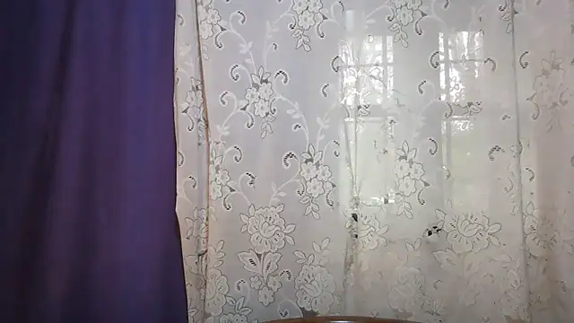 ExquisiteMature live cam on StripChat