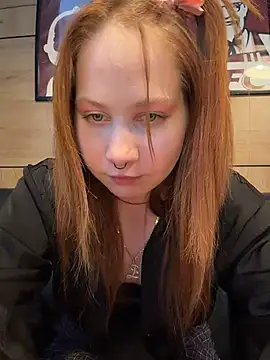 SlavicCandy live cam on StripChat