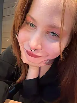 SlavicCandy live cam on StripChat