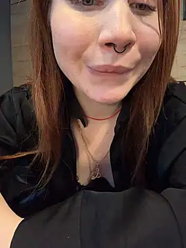SlavicCandy live cam on StripChat
