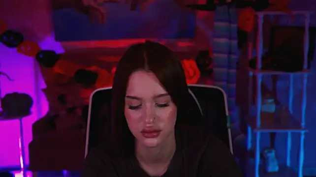 AngelaHolmes