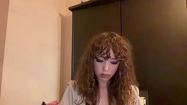 KamalaCoit live cam preview
