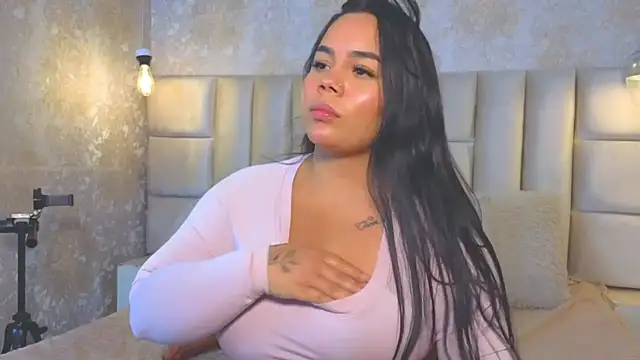 EmilyQueen3x live cam preview