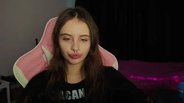 evvaavve live cam on StripChat