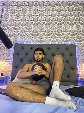 peter_kink (M twink) - get my cock hard and masturbate