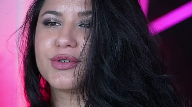 EssenaMonroe live cam on StripChat
