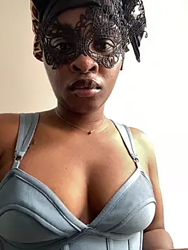 African-Queen2199