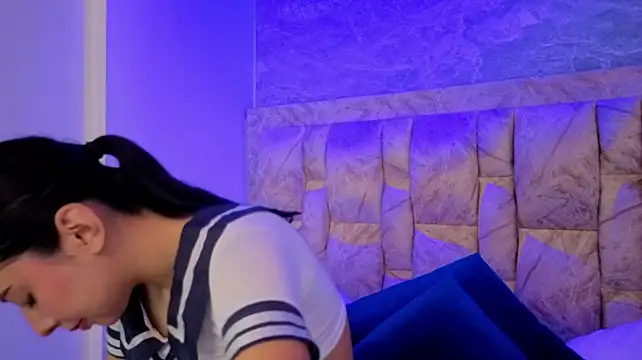 chloe_bluee_ live cam on StripChat