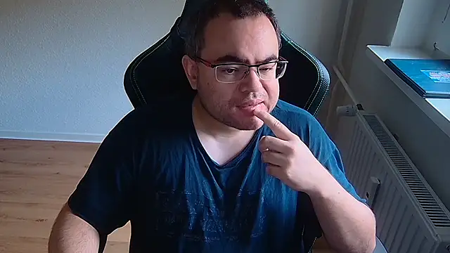 Latexboy893