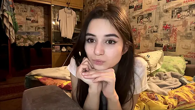 Barbie_ee live cam on StripChat