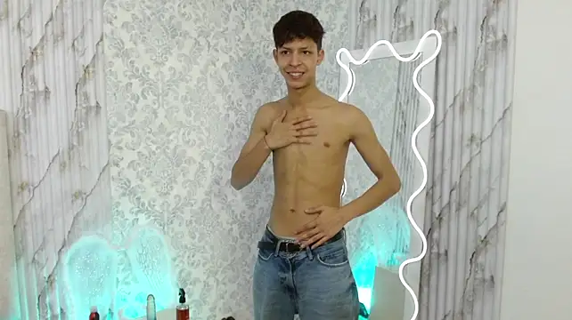 OLIIVER_TAY live cam on StripChat
