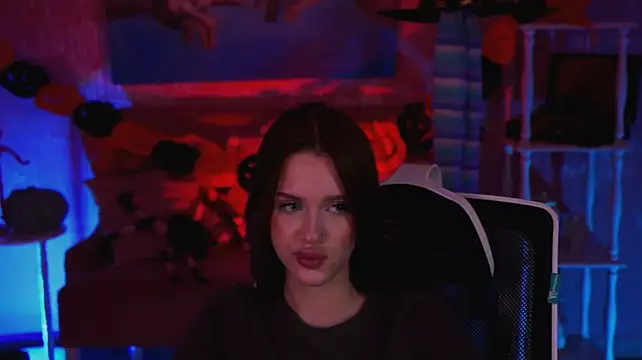 AngelaHolmes