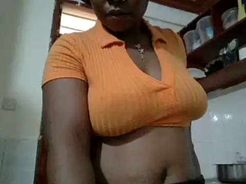 yummyy_chocolate live cam on StripChat