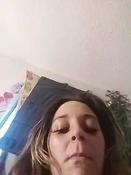 prettyalizae live cam on StripChat