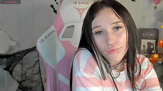 Emma-Blissa live cam on StripChat
