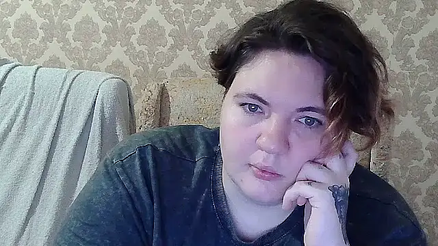 EmmaXKristall live cam on StripChat