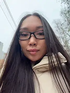 trytomakememoam live cam on StripChat