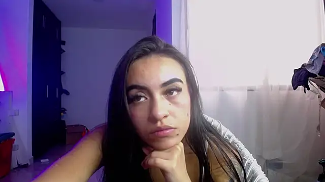 Leslie_Bussh_ live cam on StripChat