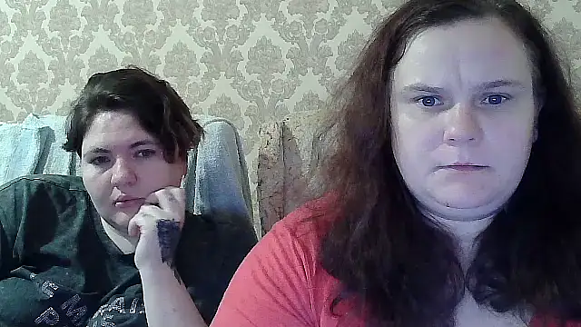 EmmaXKristall live cam on StripChat