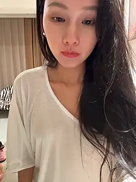 Crystal_33 live cam on StripChat