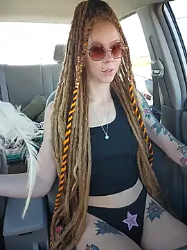 LucidLucy live cam on StripChat