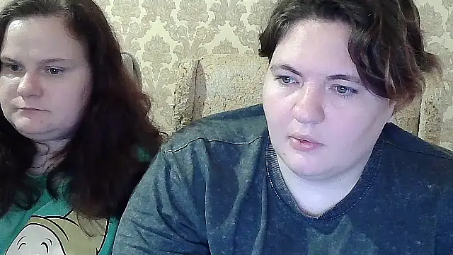 EmmaXKristall live cam on StripChat