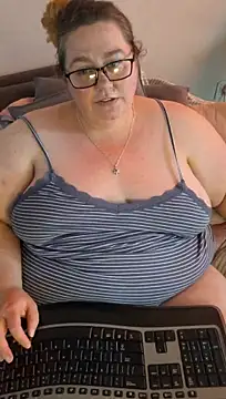 Iceprincess2bad4u live cam on StripChat