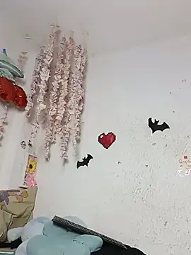 Kuutar live cam on StripChat