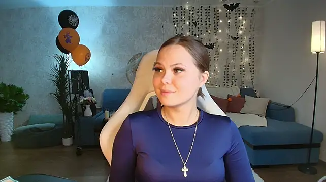 Kira_love_81 live cam on StripChat