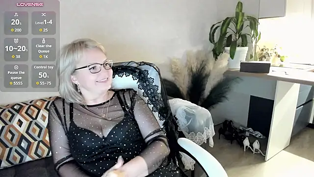 Juarnea_ live cam on StripChat