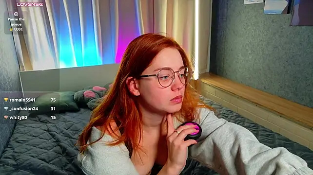Lily_Mii live cam on StripChat