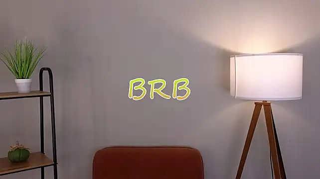ItzelBolton live cam on StripChat