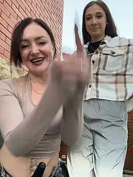 CherryBombs- live sex cam