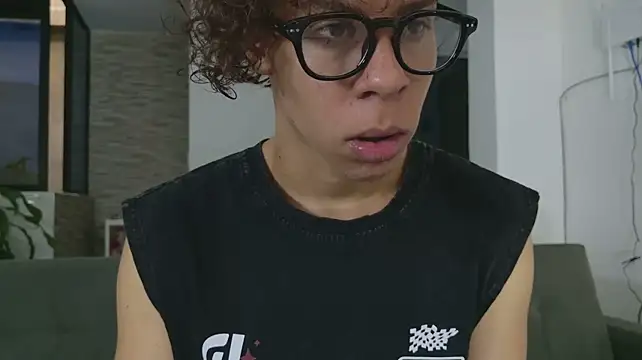 grey___27 live cam on StripChat