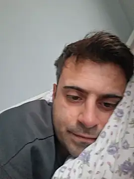HugeTurkishCock live cam on StripChat