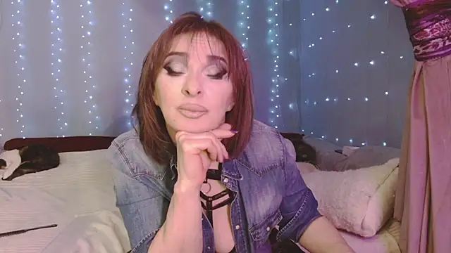 julia_renard live cam on StripChat
