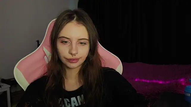 evvaavve live cam on StripChat