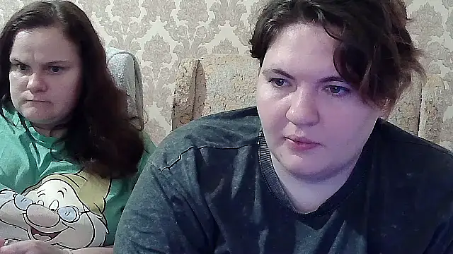 EmmaXKristall live cam on StripChat