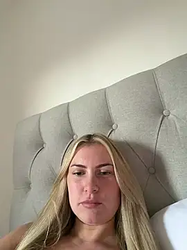 Megoliviasweet_ live cam on StripChat