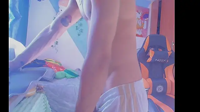 Apolo_fox22 live cam on StripChat