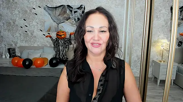 MilaUrban live cam on StripChat