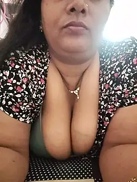 Hot_Aunty_44