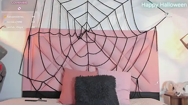Caroline_daring