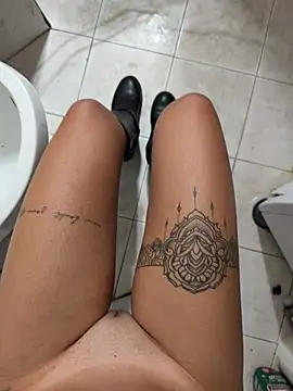 thegirlofthemirror (F young) - Doggy e culo aperto