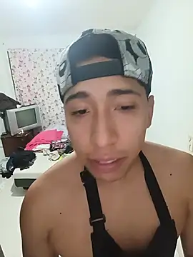 moreno-latino (M young) - naked on the desk