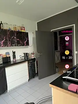adrixnx22 (F young) - Anal Plug+ König bekommt 20 min Viedeo😈