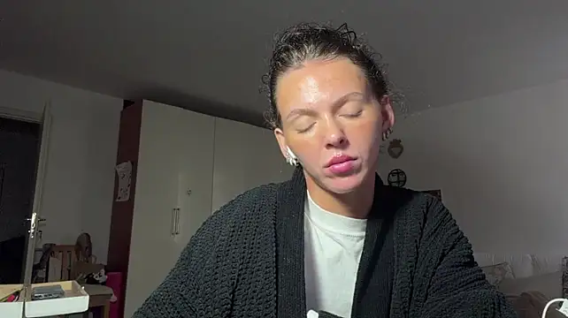 JanelEheler live cam on StripChat
